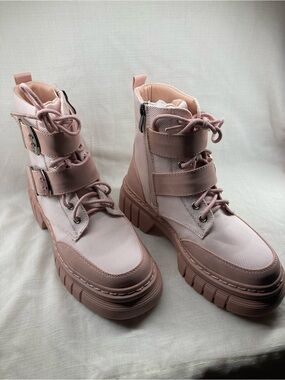 Women's Lace-Up Platform Combat Boots in Dusty Pink